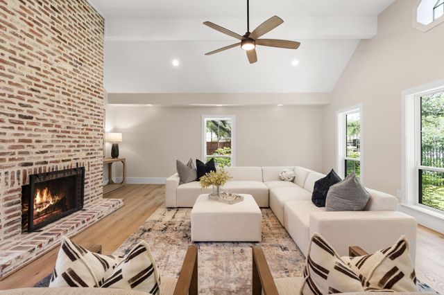 5665 Pine Forest Road, Houston, TX 77056