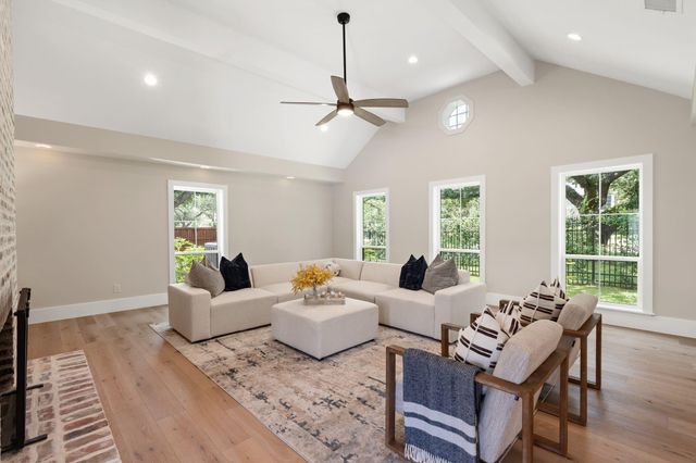 5665 Pine Forest Road, Houston, TX 77056