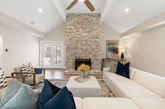 5665 Pine Forest Road, Houston, TX 77056