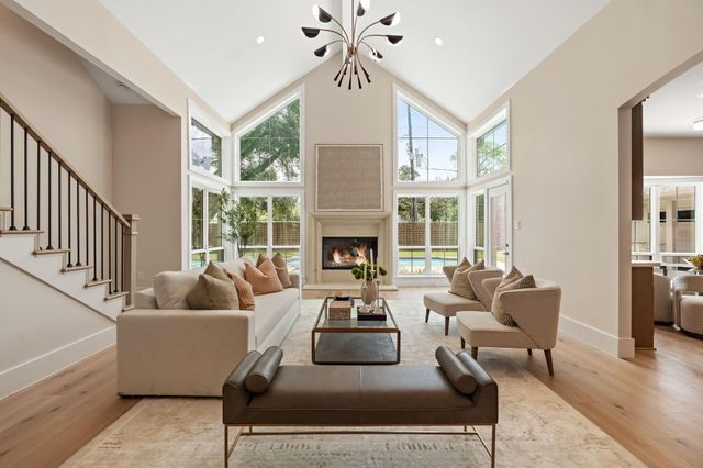 5665 Pine Forest Road, Houston, TX 77056