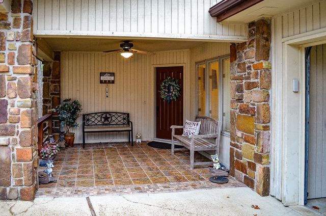 47 Coronado Lane, Hot Springs Village, AR 71909