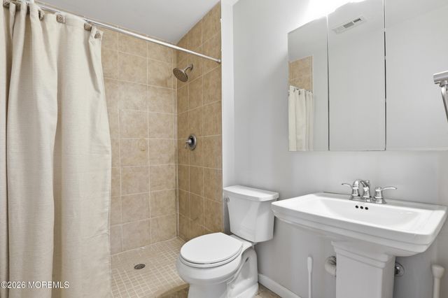 5 Berkshire Drive, Howell, NJ 07731