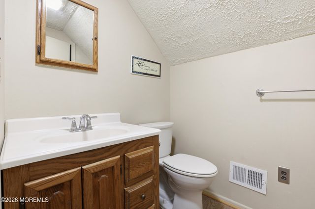 5 Berkshire Drive, Howell, NJ 07731