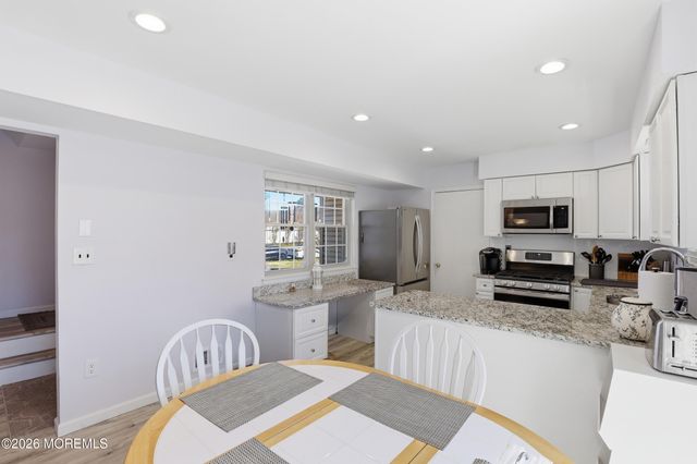 5 Berkshire Drive, Howell, NJ 07731