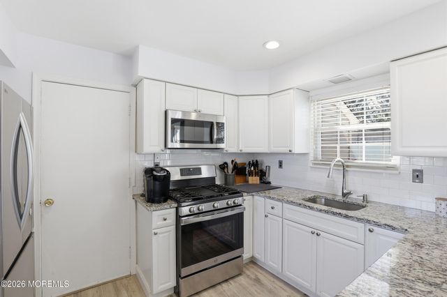 5 Berkshire Drive, Howell, NJ 07731