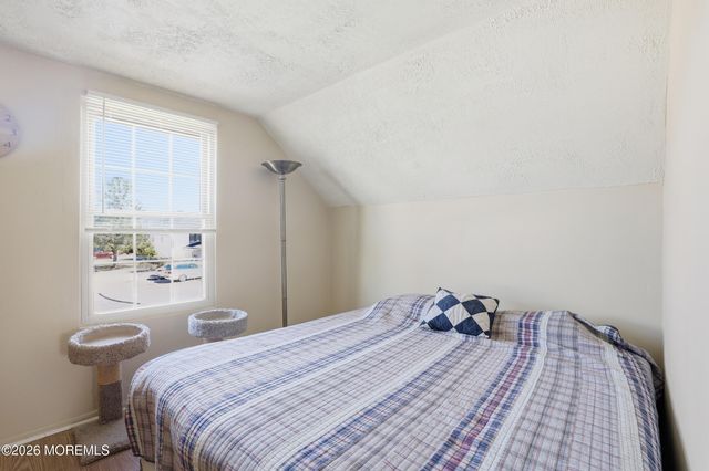 5 Berkshire Drive, Howell, NJ 07731