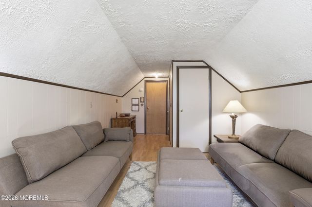 5 Berkshire Drive, Howell, NJ 07731