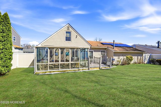 5 Berkshire Drive, Howell, NJ 07731