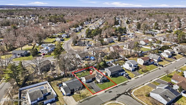 5 Berkshire Drive, Howell, NJ 07731