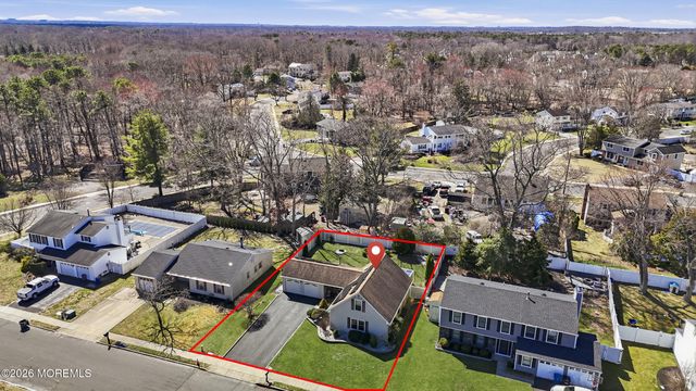5 Berkshire Drive, Howell, NJ 07731