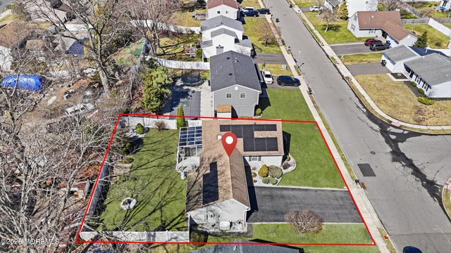 5 Berkshire Drive, Howell, NJ 07731