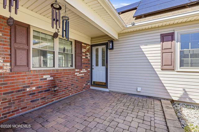 5 Berkshire Drive, Howell, NJ 07731