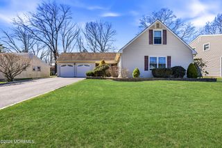 5 Berkshire Drive, Howell, NJ 07731