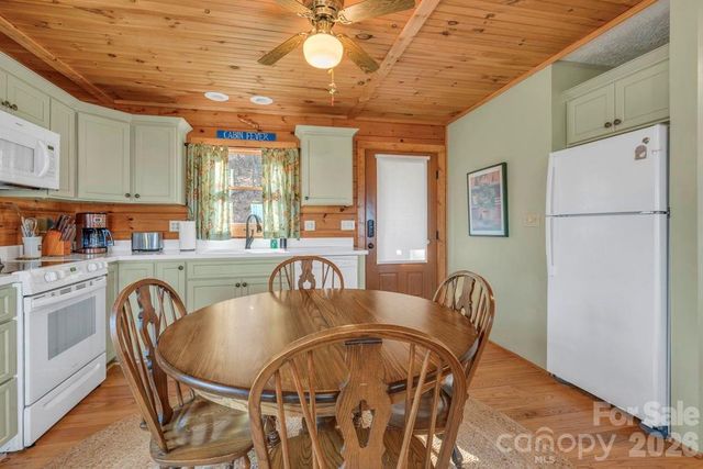 461 Arrowhead Ridge Road, Spruce Pine, NC 28777