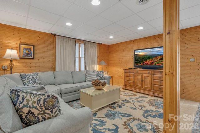 461 Arrowhead Ridge Road, Spruce Pine, NC 28777