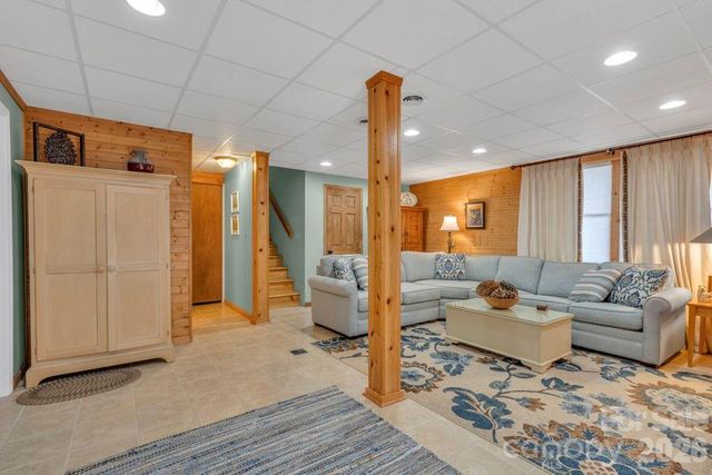 461 Arrowhead Ridge Road, Spruce Pine, NC 28777