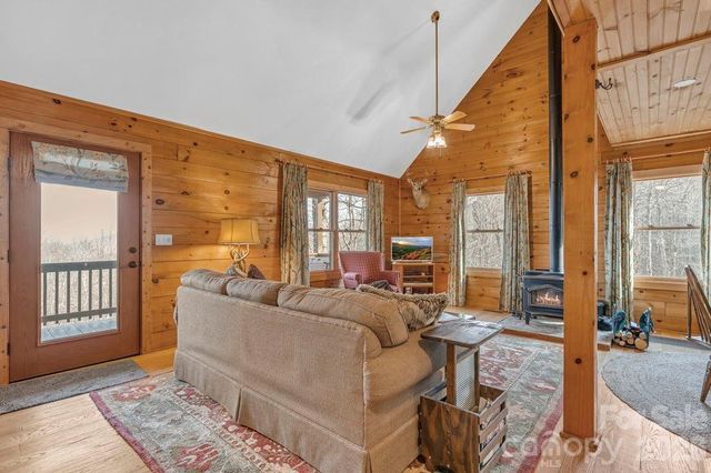 461 Arrowhead Ridge Road, Spruce Pine, NC 28777