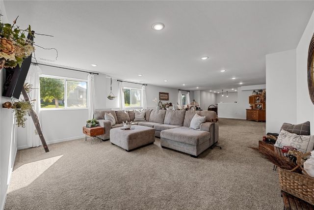 301 Wildcat Court, Shellsburg, IA 52332