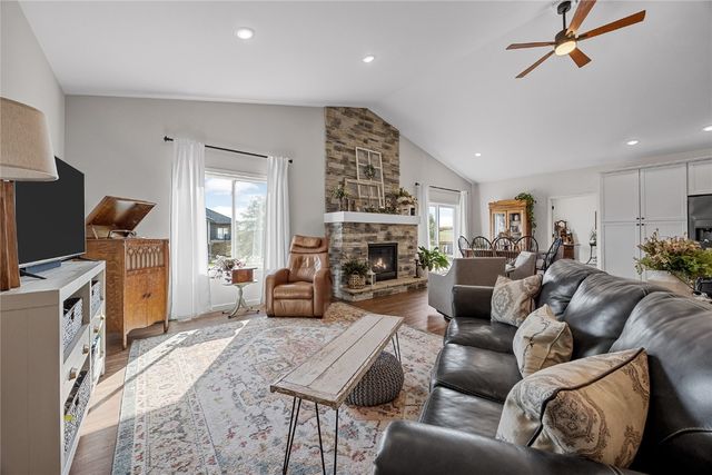 301 Wildcat Court, Shellsburg, IA 52332