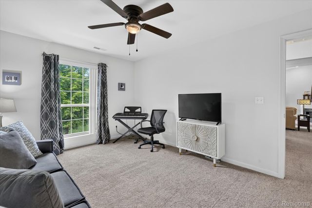 3203 Chesapeake Circle, Commerce Charter Township, MI 48390