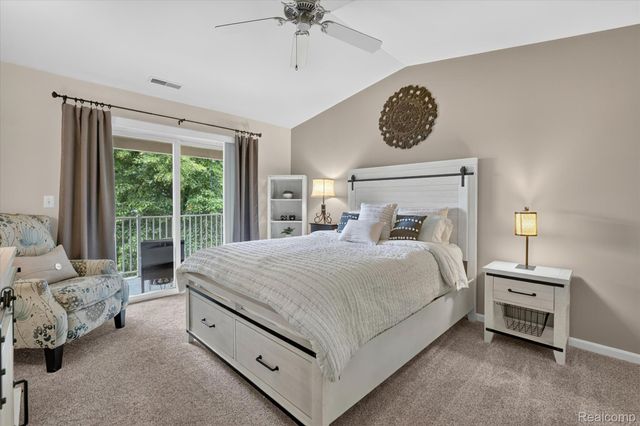 3203 Chesapeake Circle, Commerce Charter Township, MI 48390