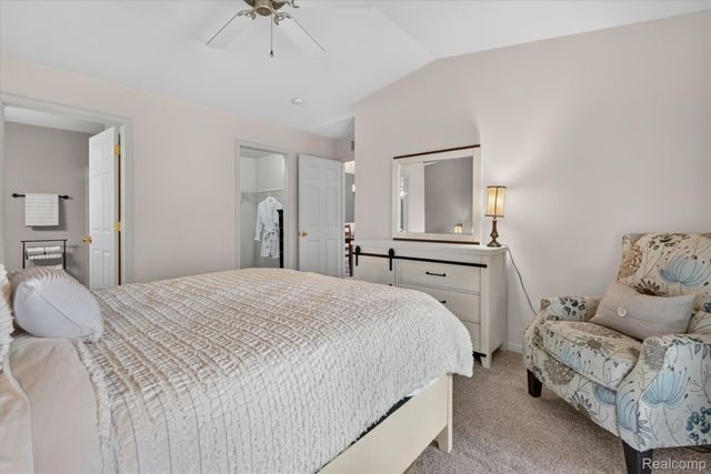 3203 Chesapeake Circle, Commerce Charter Township, MI 48390