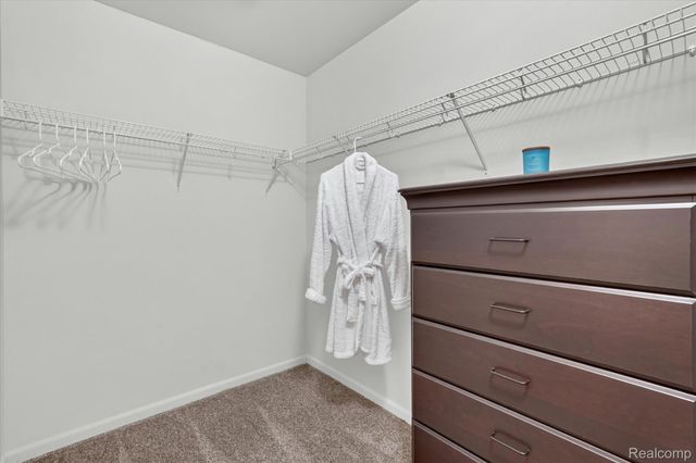 3203 Chesapeake Circle, Commerce Charter Township, MI 48390