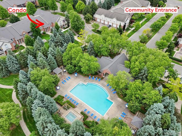 3203 Chesapeake Circle, Commerce Charter Township, MI 48390