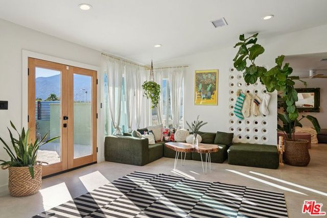 3864 E Calle San Raphael, Palm Springs, CA 92264