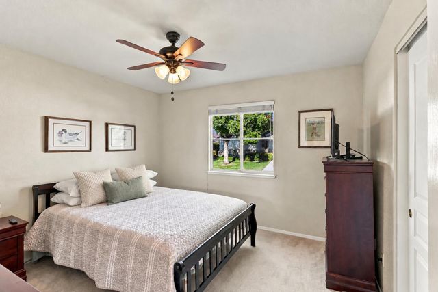 7668 Sundrift Ln, Sacramento, CA 95828