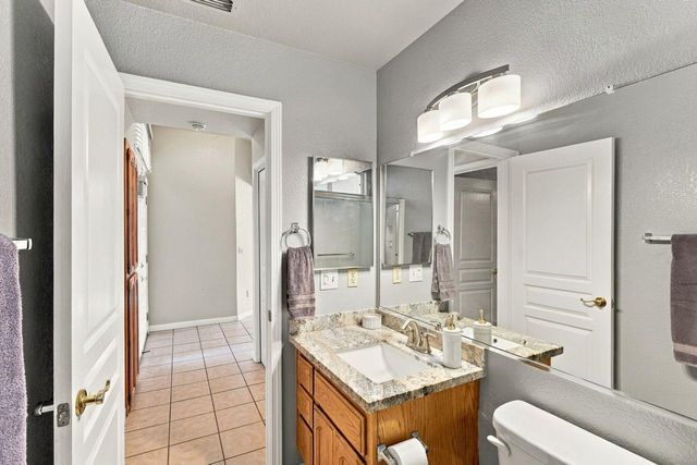 7668 Sundrift Ln, Sacramento, CA 95828