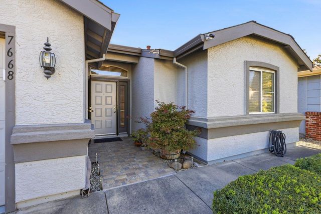 7668 Sundrift Ln, Sacramento, CA 95828
