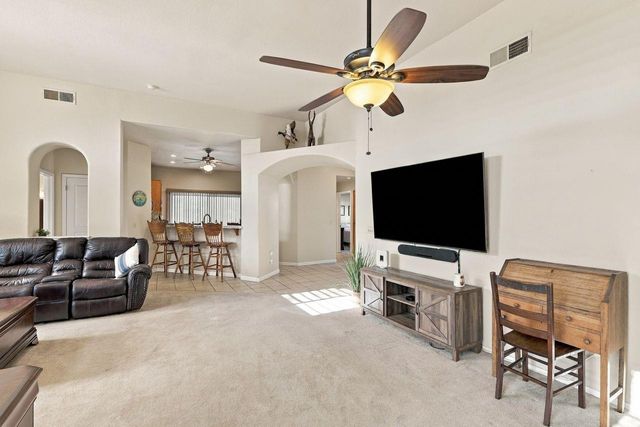 7668 Sundrift Ln, Sacramento, CA 95828