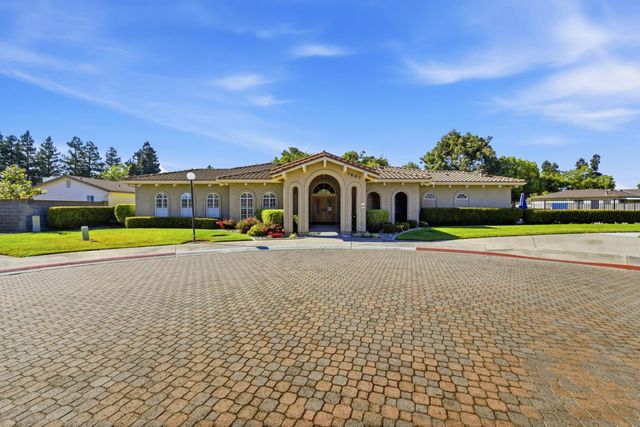 7668 Sundrift Ln, Sacramento, CA 95828
