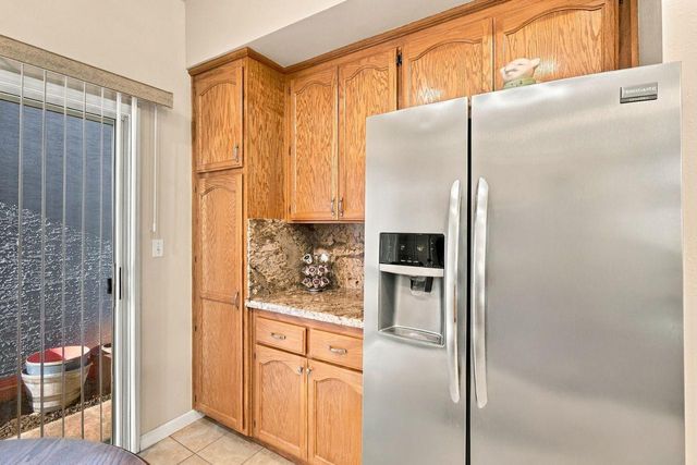 7668 Sundrift Ln, Sacramento, CA 95828