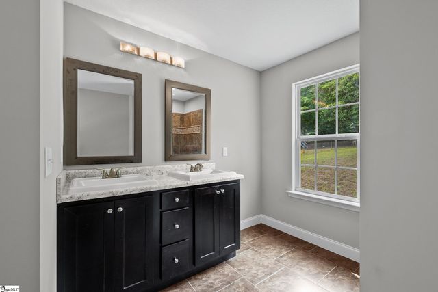 815 E Main Street, Taylors, SC 29687