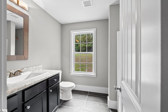 815 E Main Street, Taylors, SC 29687