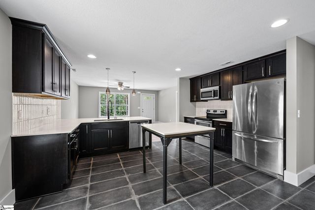 815 E Main Street, Taylors, SC 29687