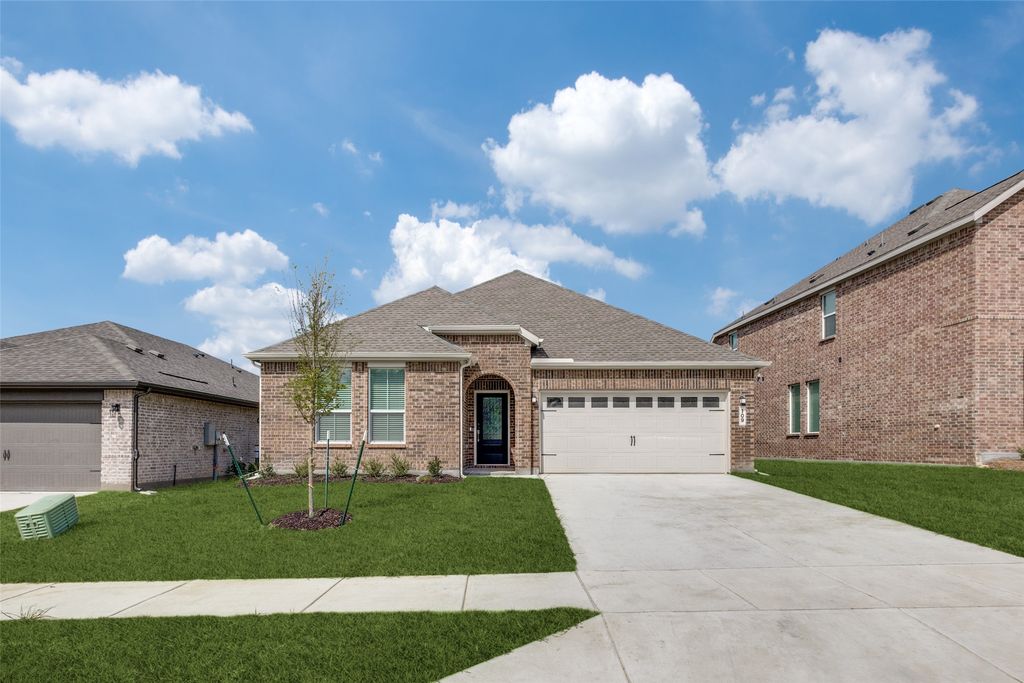 109 Caper Meadow Drive, Anna, TX 75409