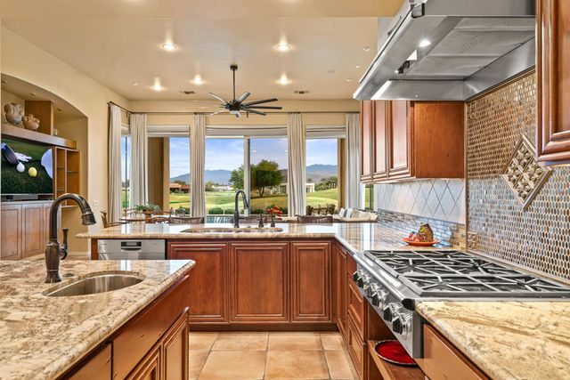 272 Loch Lomond Road, Rancho Mirage, CA 92270