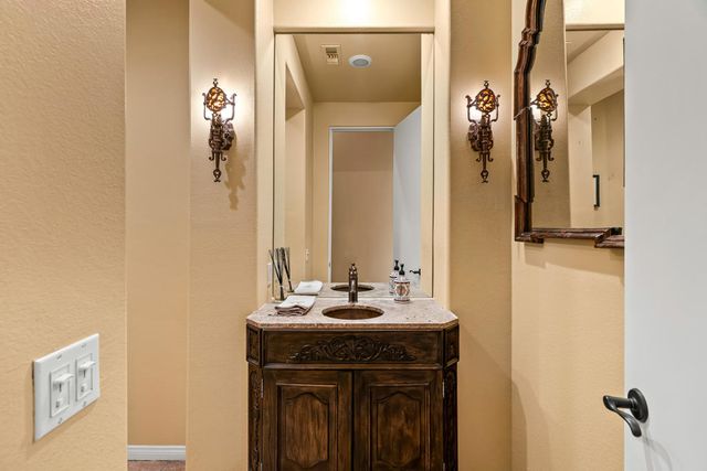 272 Loch Lomond Road, Rancho Mirage, CA 92270