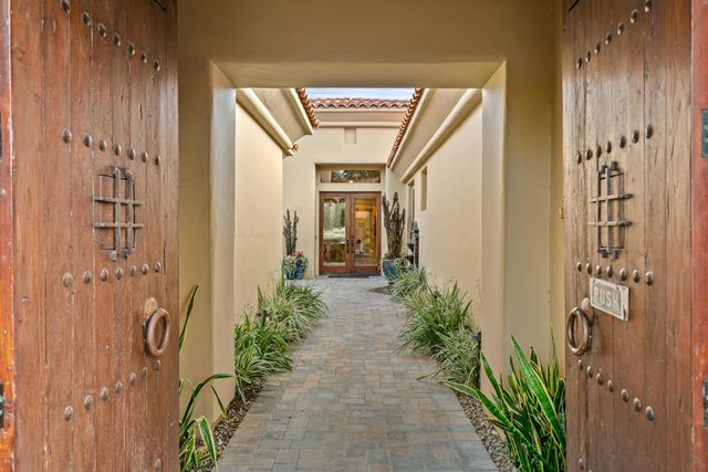 272 Loch Lomond Road, Rancho Mirage, CA 92270