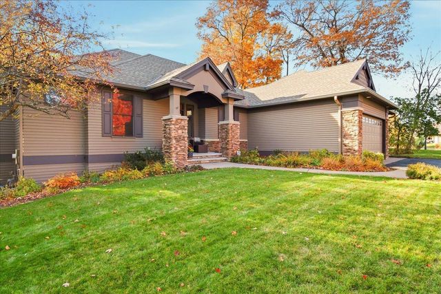 602 Woodland Drive, Mahtomedi, MN 55115