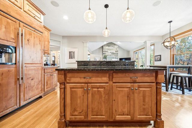 602 Woodland Drive, Mahtomedi, MN 55115