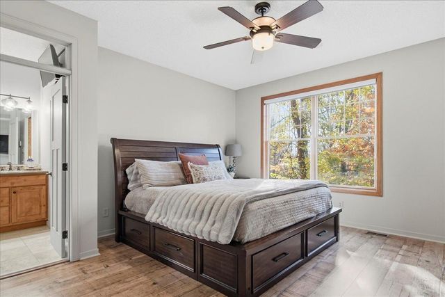 602 Woodland Drive, Mahtomedi, MN 55115