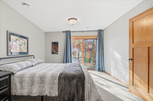 602 Woodland Drive, Mahtomedi, MN 55115