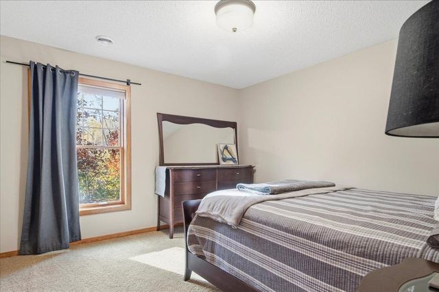 602 Woodland Drive, Mahtomedi, MN 55115