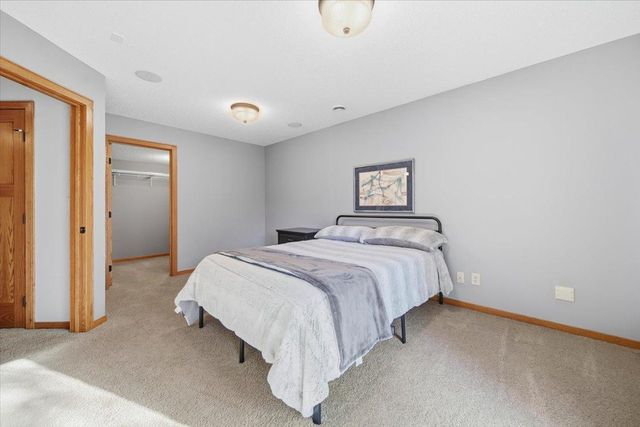 602 Woodland Drive, Mahtomedi, MN 55115