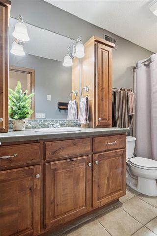 602 Woodland Drive, Mahtomedi, MN 55115