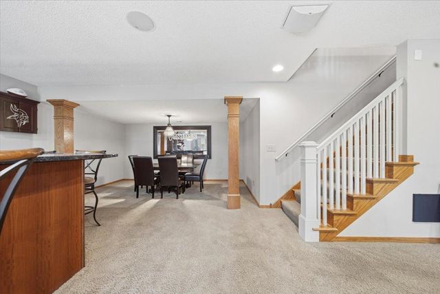 602 Woodland Drive, Mahtomedi, MN 55115